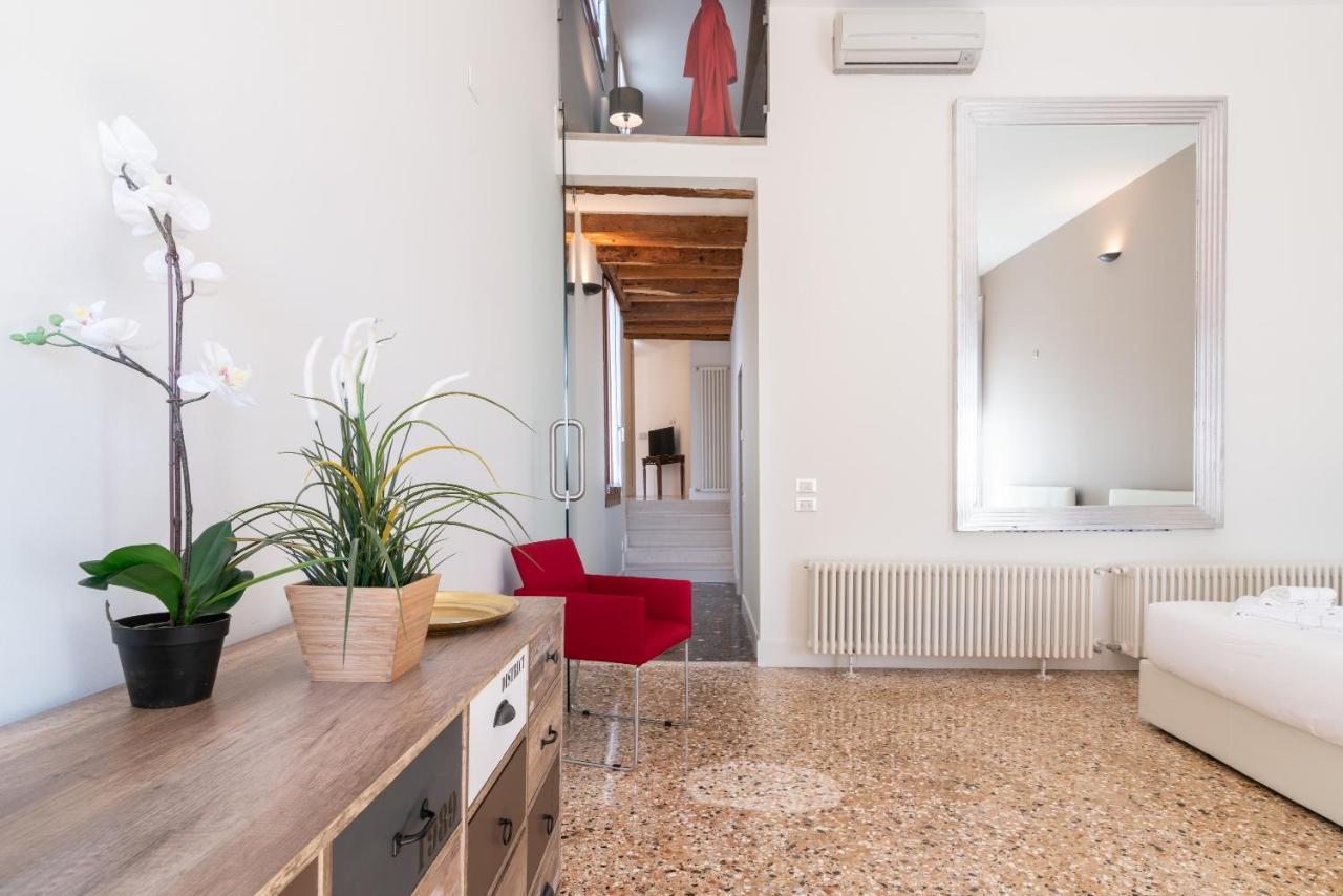 Casanova Deluxe Apartment By Wonderful Italy Венеция Екстериор снимка