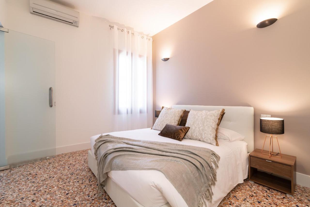 Casanova Deluxe Apartment By Wonderful Italy Венеция Екстериор снимка