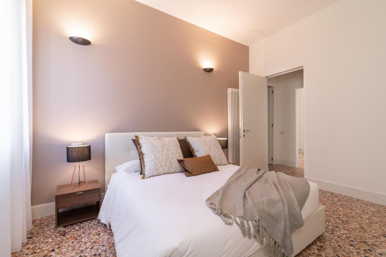 Casanova Deluxe Apartment By Wonderful Italy Венеция Екстериор снимка