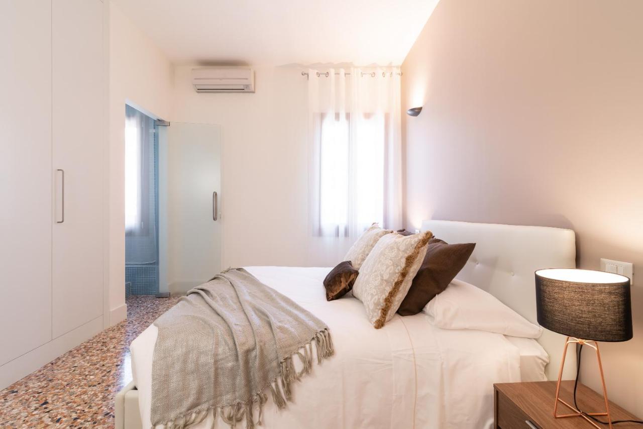 Casanova Deluxe Apartment By Wonderful Italy Венеция Екстериор снимка
